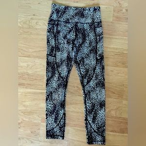 Zyia 4 leggings black and white